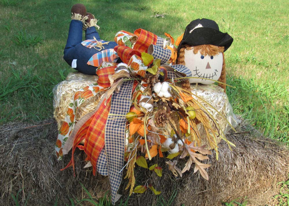 2017 Straw Bale Scarecrow Tutorial