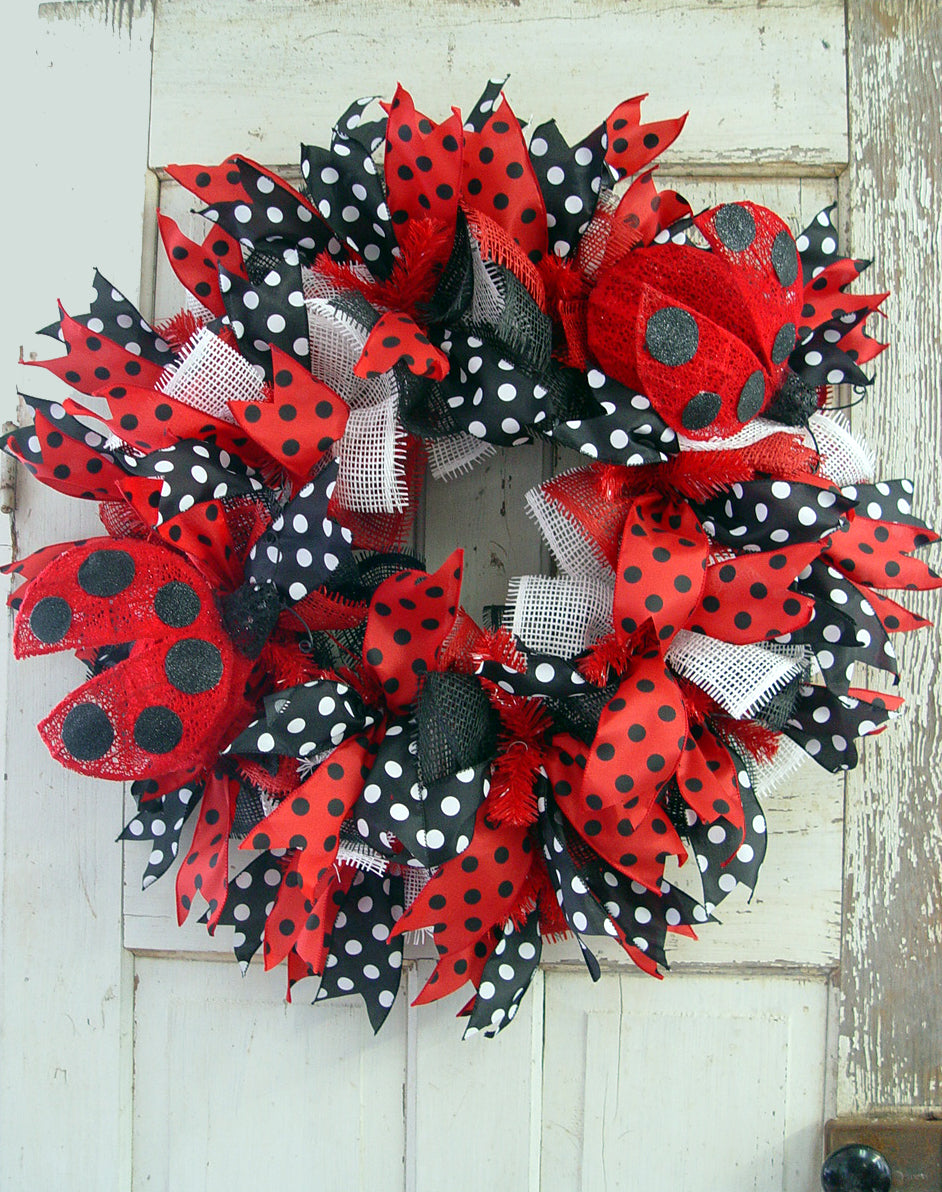 Ladybug Deco Paper Mesh Wreath Tutorial