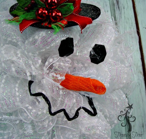 Decorate the Face of the Snowman Wreath