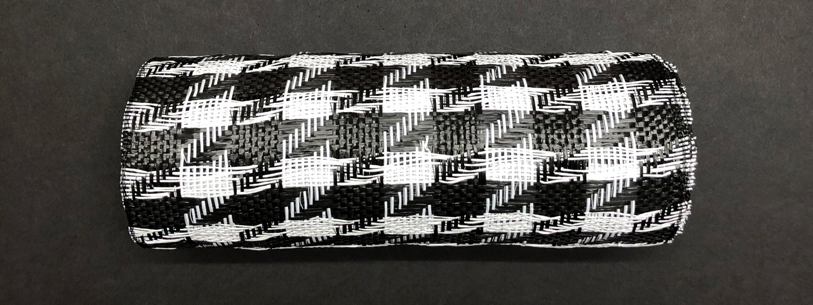 Houndstooth Black-White Woven Mesh, 10"X10Y  Mesh  XB108910-01